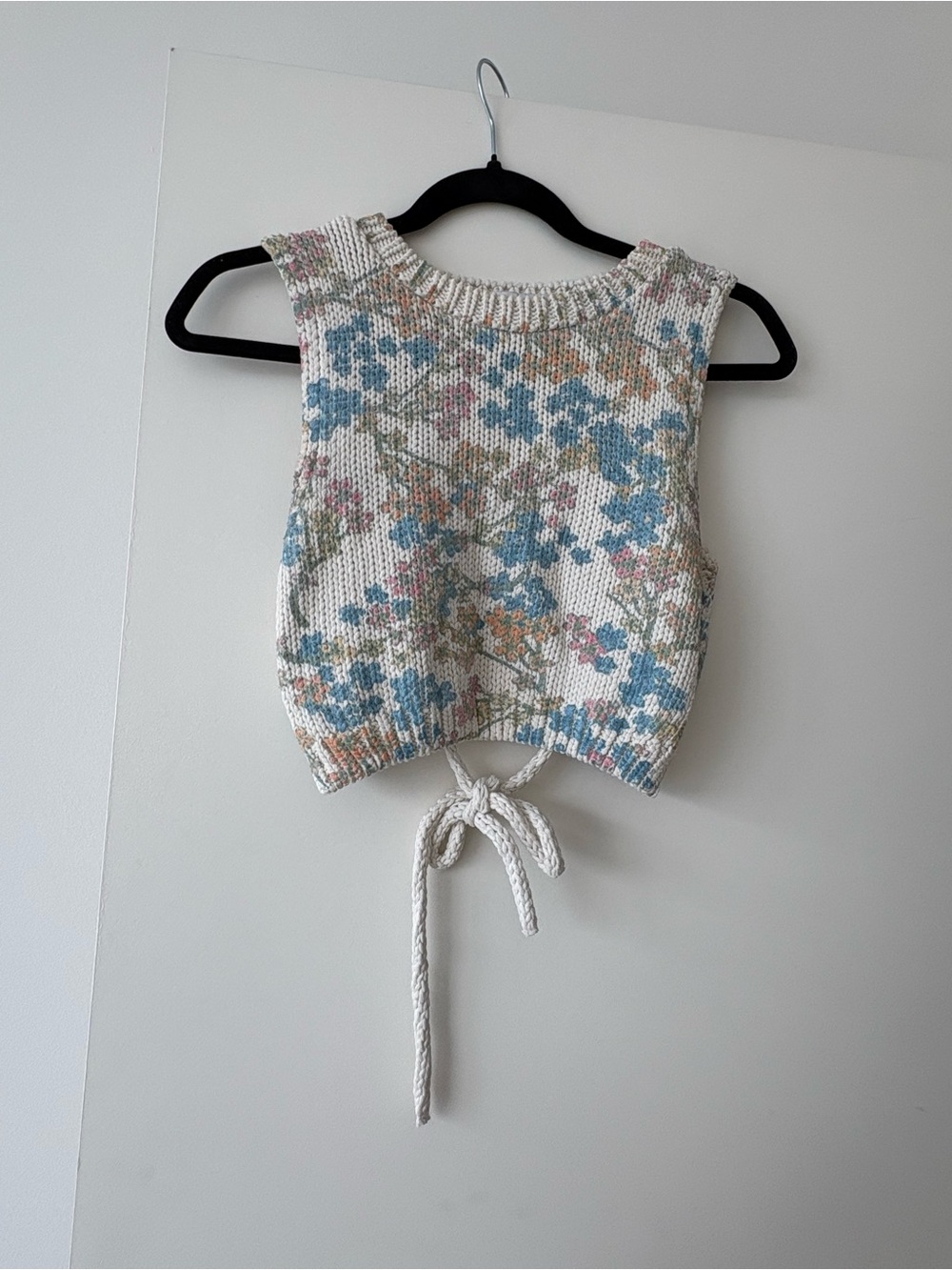 Zara Cream Floral Knit Tie-Front Crop Tank with Blue & Pink Flowers